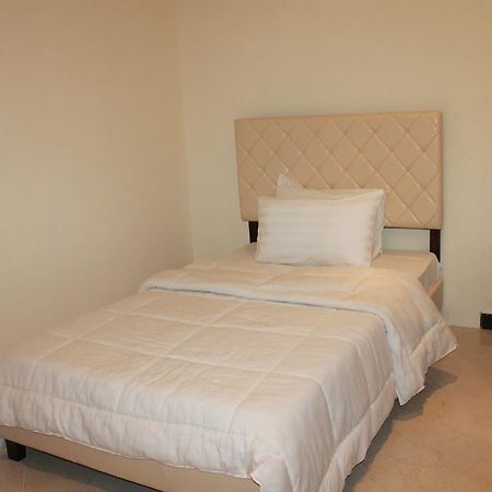 Al Hamra Plaza Apartment Manama Bilik gambar