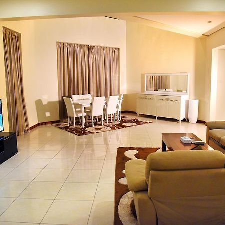 Al Hamra Plaza Apartment Manama Luaran gambar