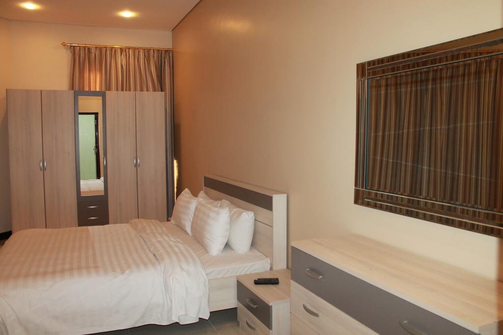Al Hamra Plaza Apartment Manama Bilik gambar