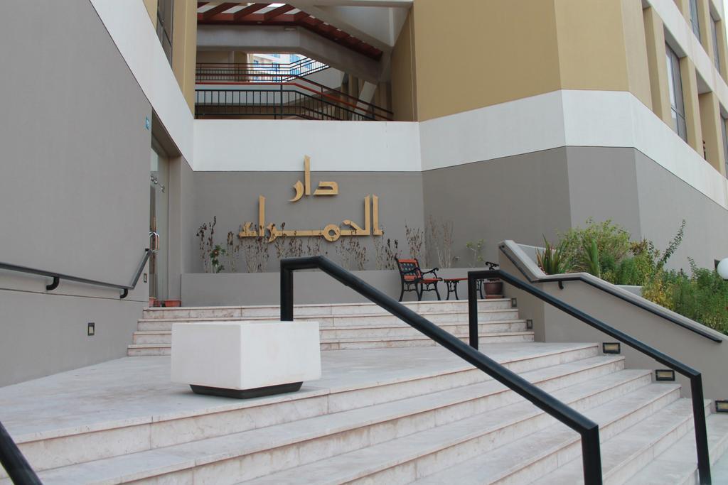 Al Hamra Plaza Apartment Manama Luaran gambar
