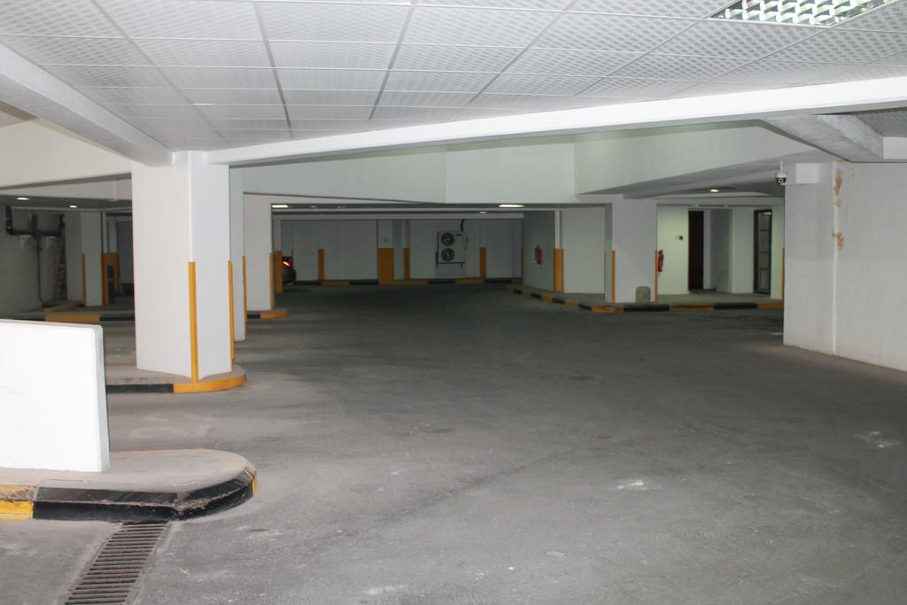Al Hamra Plaza Apartment Manama Luaran gambar