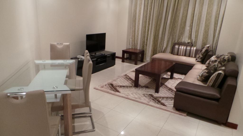 Al Hamra Plaza Apartment Manama Luaran gambar