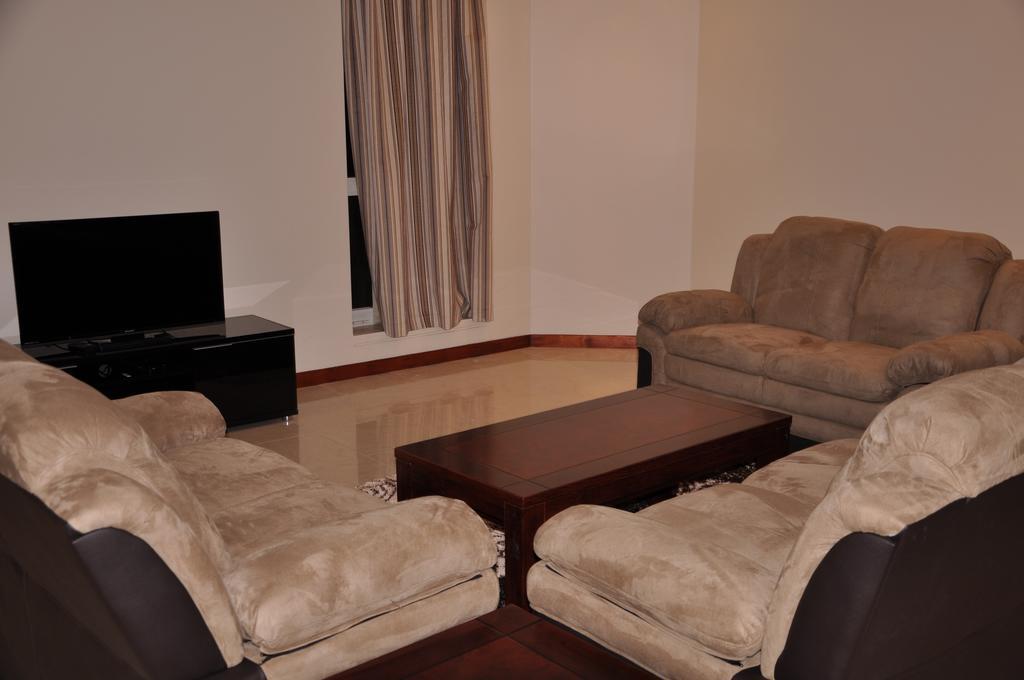 Al Hamra Plaza Apartment Manama Bilik gambar