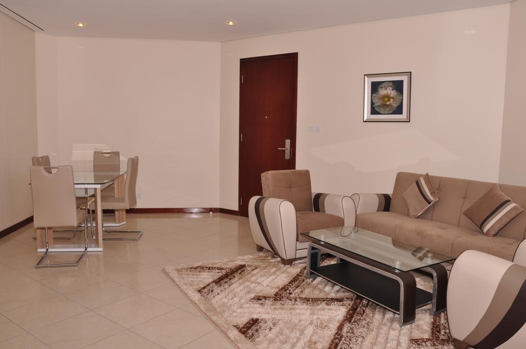 Al Hamra Plaza Apartment Manama Luaran gambar