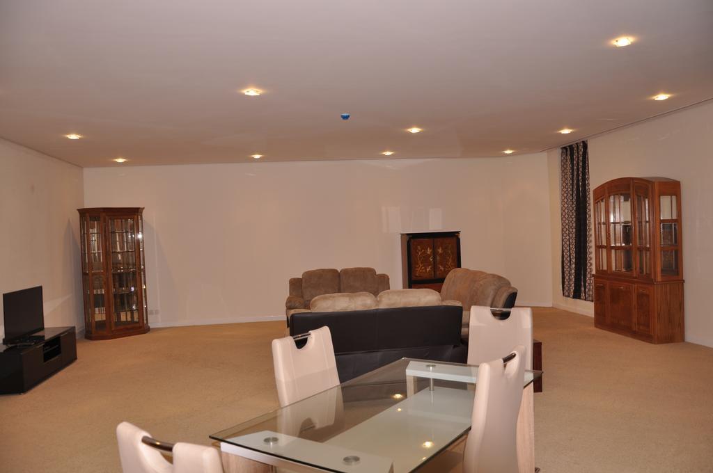 Al Hamra Plaza Apartment Manama Bilik gambar