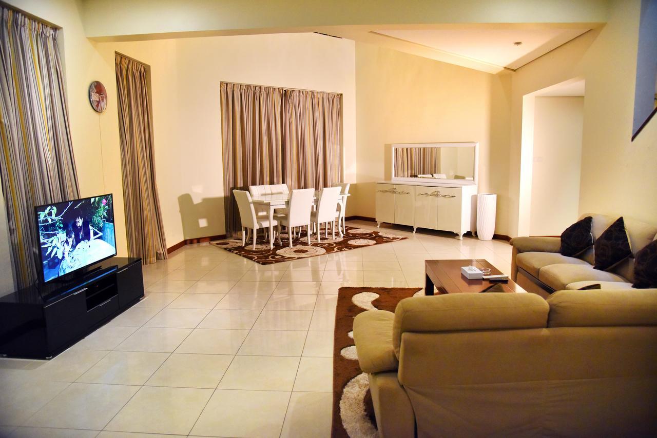 Al Hamra Plaza Apartment Manama Luaran gambar