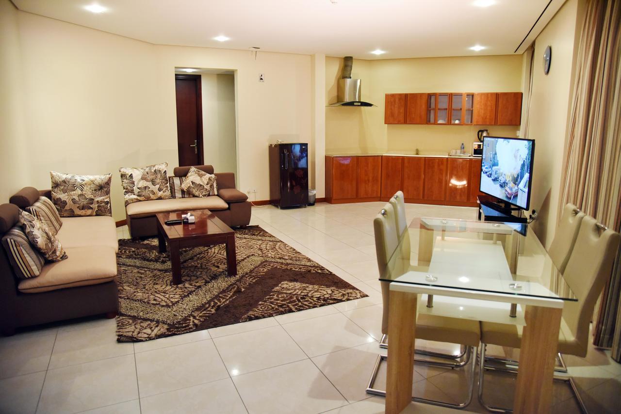 Al Hamra Plaza Apartment Manama Bilik gambar