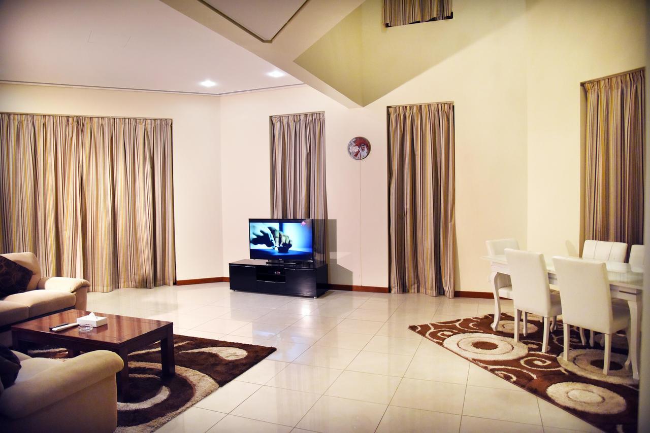 Al Hamra Plaza Apartment Manama Bilik gambar