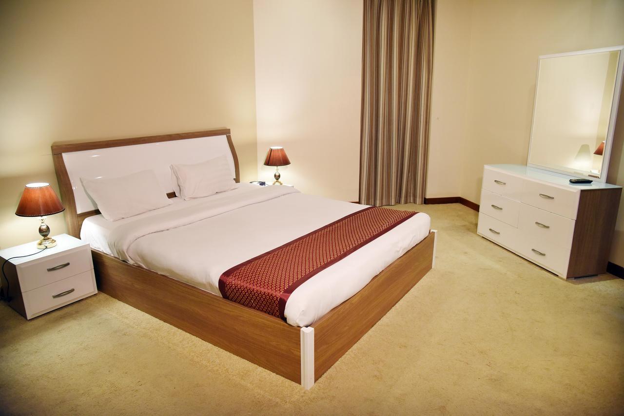 Al Hamra Plaza Apartment Manama Bilik gambar